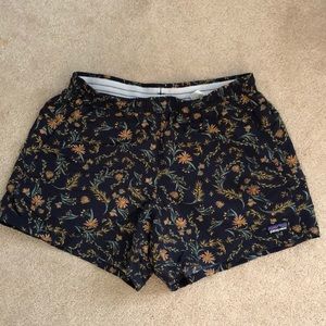 Rare Patagonia Baggies Shorts, Sold Out Floral Pattern, EUC size Small
